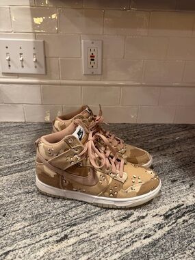Women’s Nike Dunk High “Desert Camo” Tan DX2314-200 Size 9